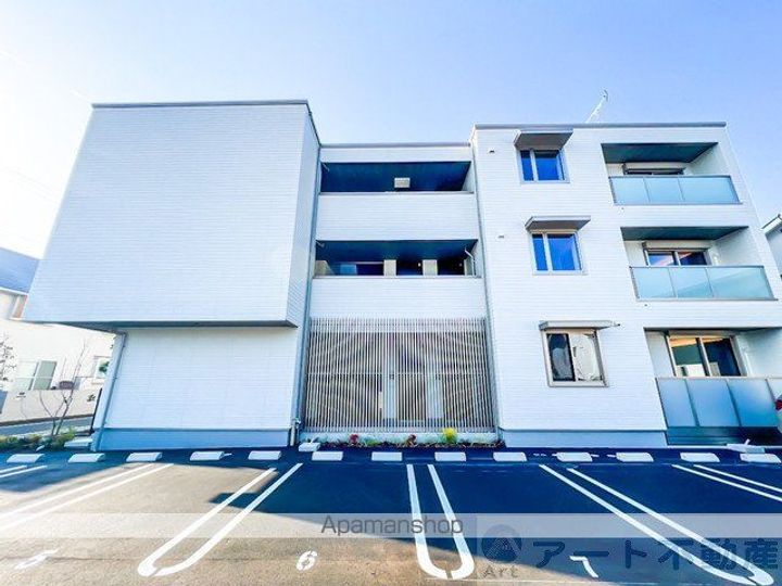 シャーメゾン小栗の外観