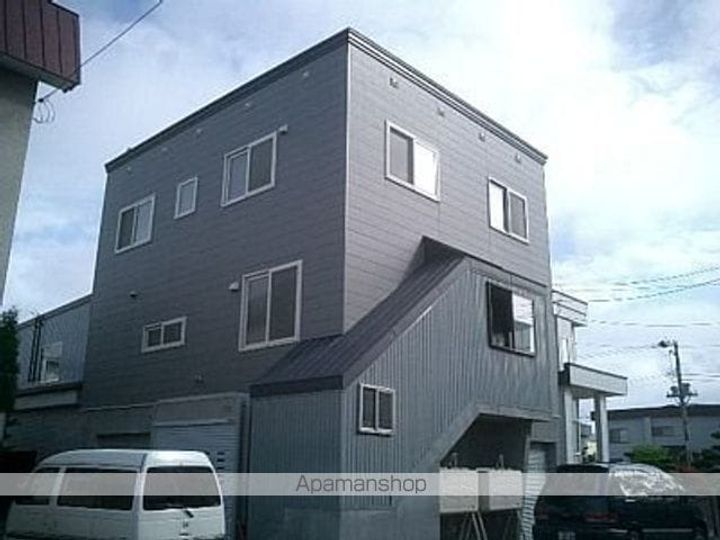 一番町12−9一棟二戸建1の外観