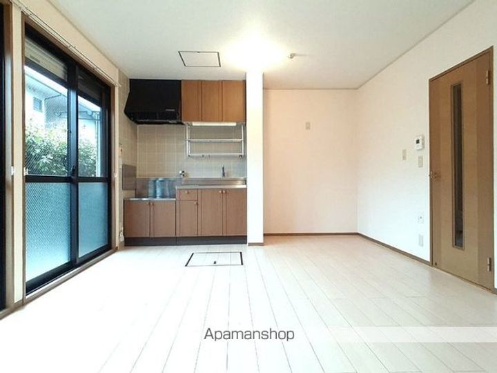 滋賀県彦根市東沼波町の賃貸アパートの居間