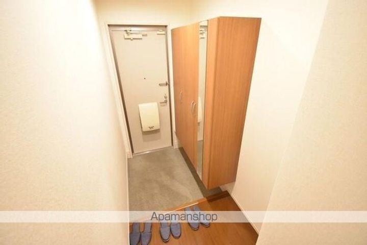 香川県高松市伏石町の賃貸アパートの玄関