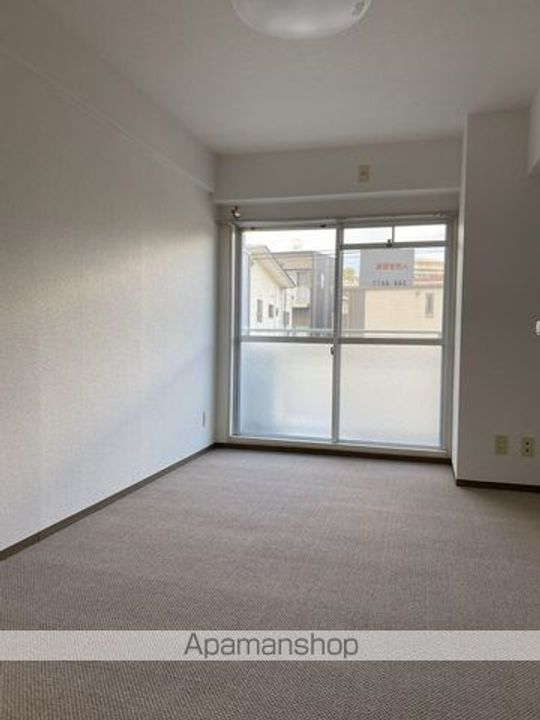 ホーユウコンフォルト愛宕大橋の居間