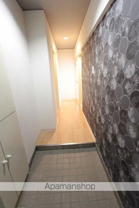 香川県高松市屋島西町の賃貸マンションの玄関