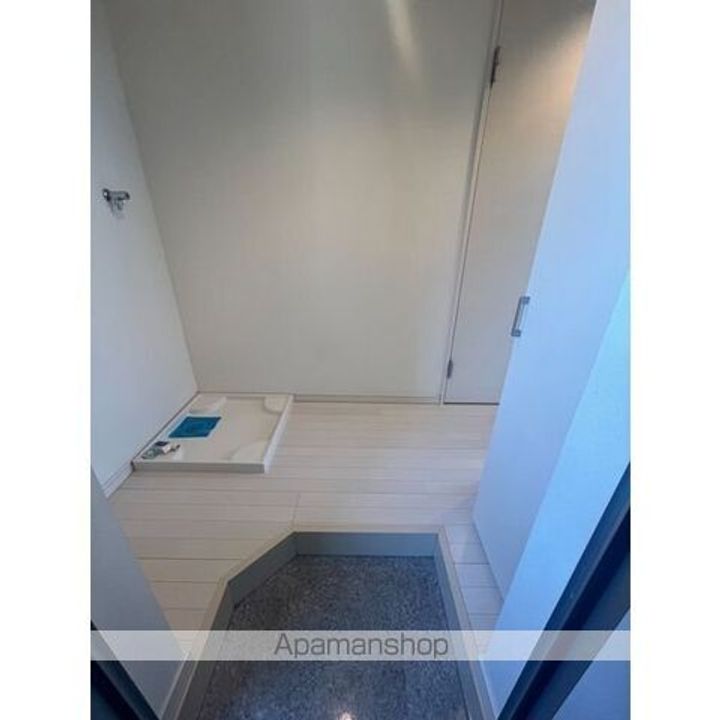 LINO HOLOMUA壱番館201号室の玄関