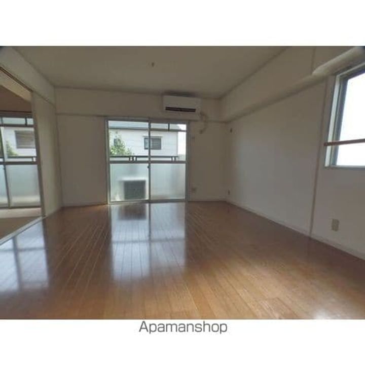 幸和マンションの居間