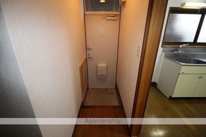 コーポアイ102の玄関