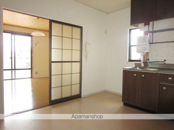 グリーンタウン三輪A棟201の居間