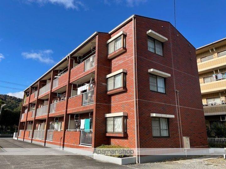 滋賀県大津市尾花川の賃貸マンションの外観
