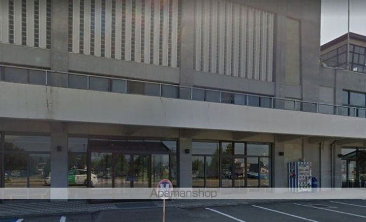 メゾン・ド・リュエルの周辺