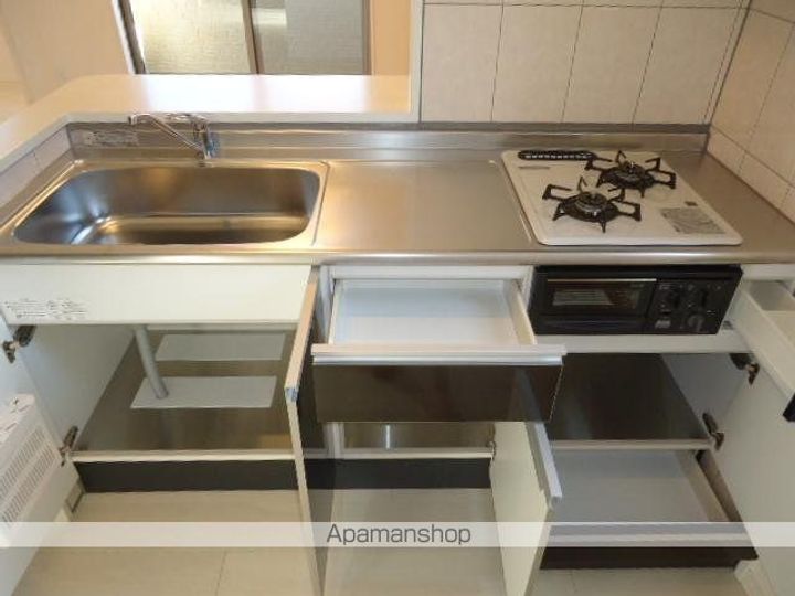 パープルオリエンテのキッチン