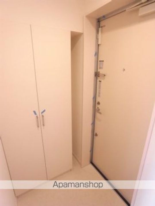 東京都足立区扇2丁目の賃貸マンションの玄関