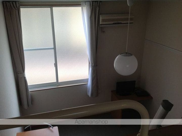 埼玉県蓮田市東2丁目の賃貸アパートの居間