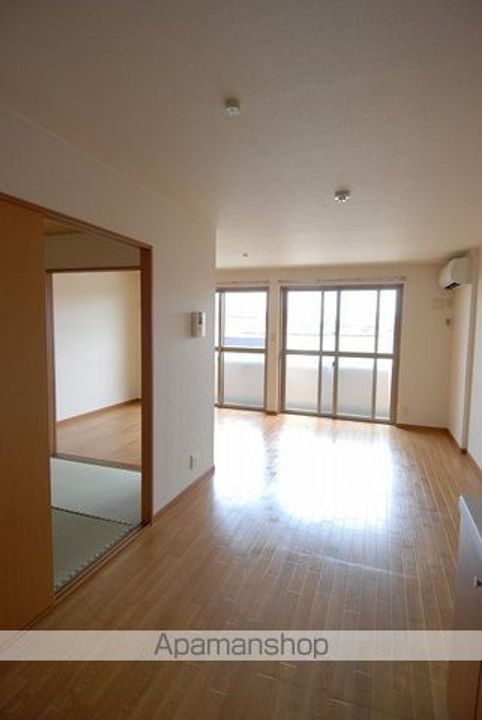 LIMPIA高峯の内装