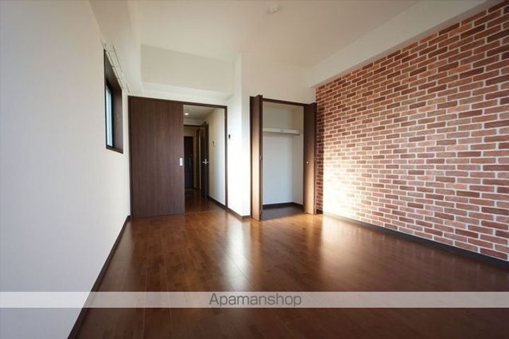 ドゥナーレ畑江通の居間