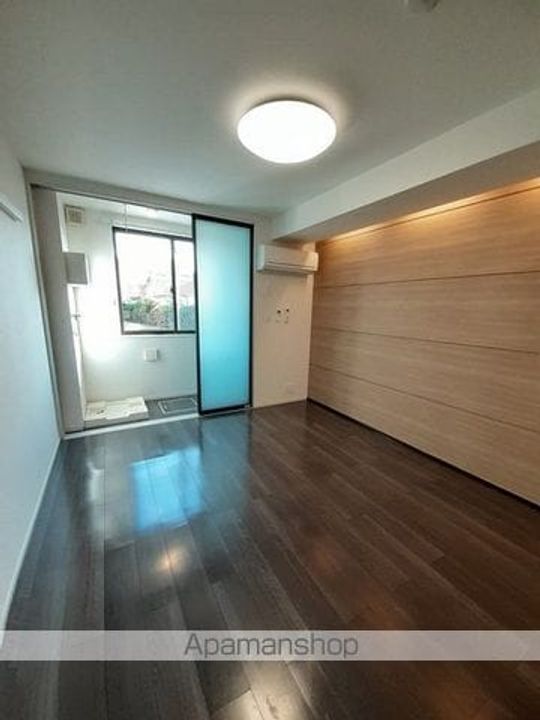 東京都福生市志茂の賃貸アパートの居間