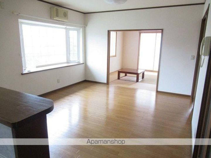 千葉貸家1の居間