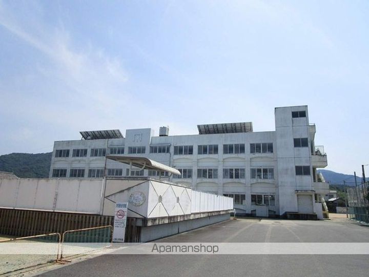 ビレッジハウス鴨島2号棟の周辺