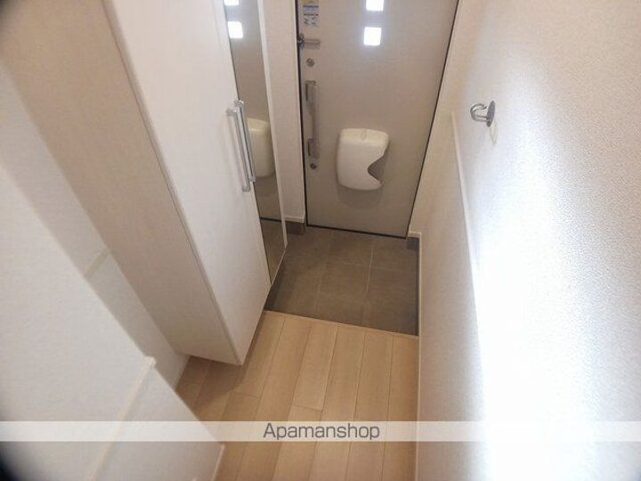 エヌ プラスの玄関