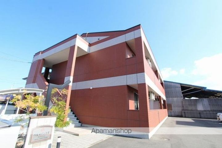 香川県高松市上福岡町の賃貸アパートの外観