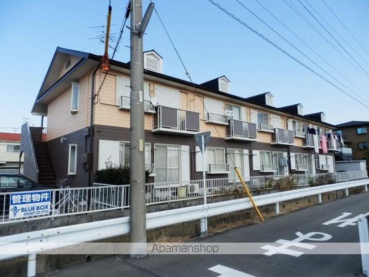 愛知県弥富市平島町甲新田の賃貸アパートの外観