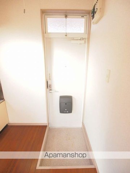 ドエルニシノの玄関