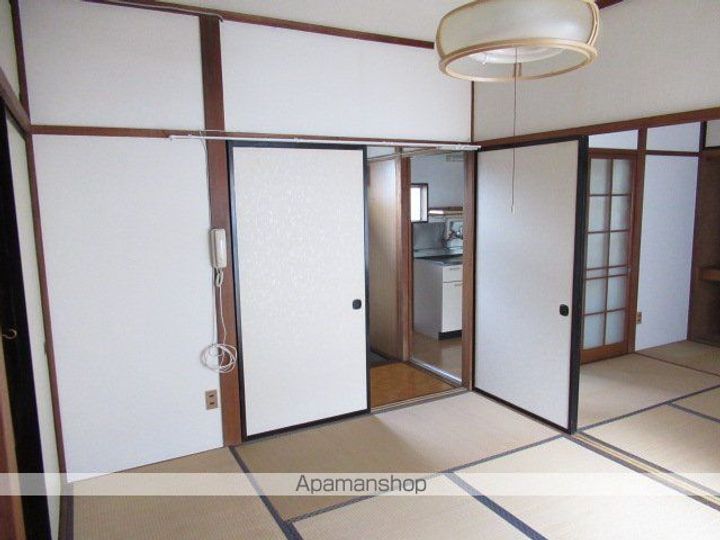 すみれ荘ニ号の内装
