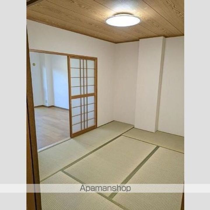 フローラ日の出203の内装