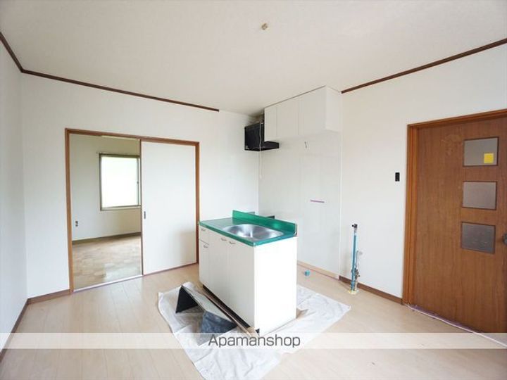 寿マンション102の居間