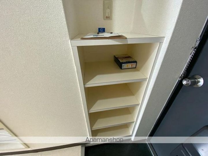 メゾンド西宝町の玄関