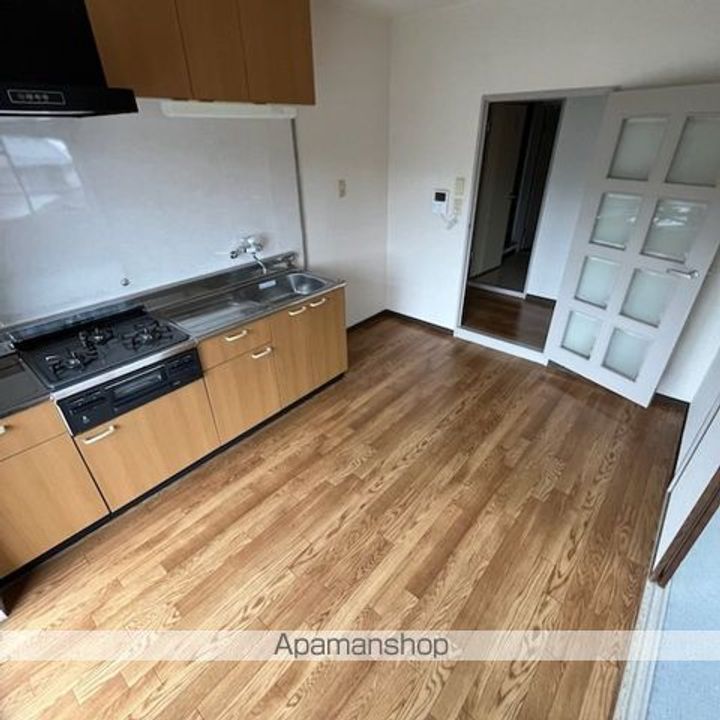 滋賀県大津市尾花川の賃貸マンションの居間