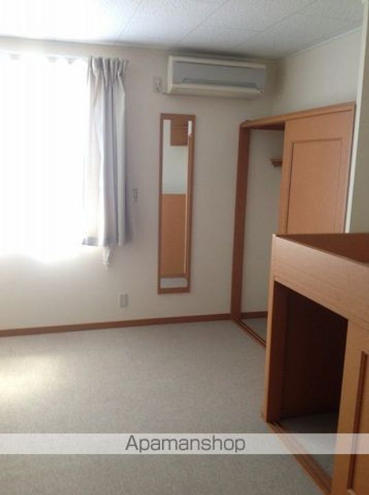 レオパレス新発田西Ⅱ209の居間