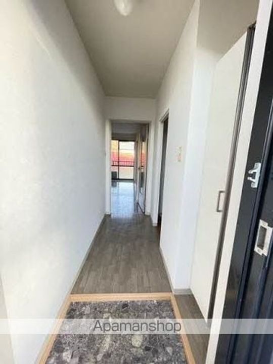 福島県伊達郡川俣町字新中町の賃貸アパート203の玄関