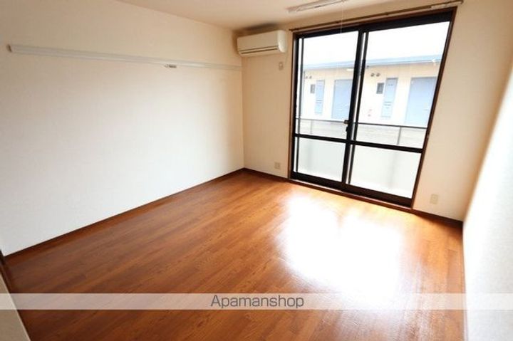 広島県福山市川口町3丁目の賃貸アパートの居間