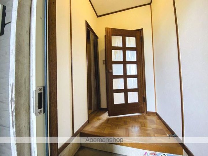 コーポアカシヤ101の玄関