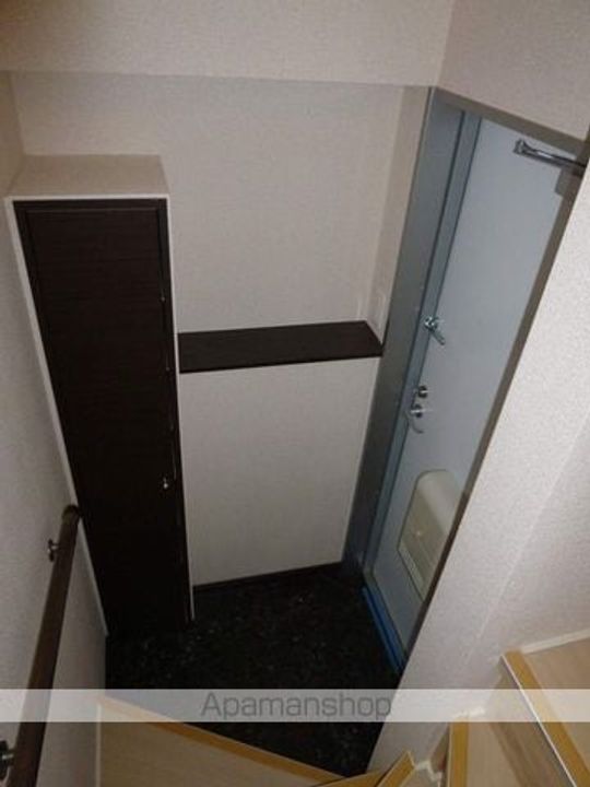 千葉県千葉市稲毛区天台2丁目の賃貸アパートの玄関