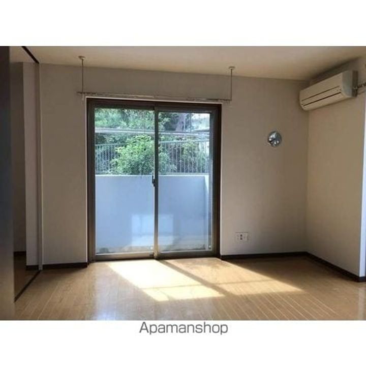 メゾン・プリムヴェールの居間