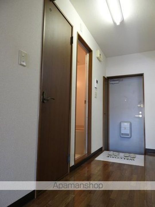 岡山県岡山市北区三野3丁目の賃貸マンションの玄関
