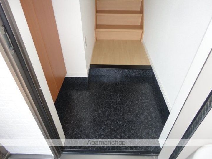 岐阜県岐阜市則武中4丁目の賃貸アパートの玄関