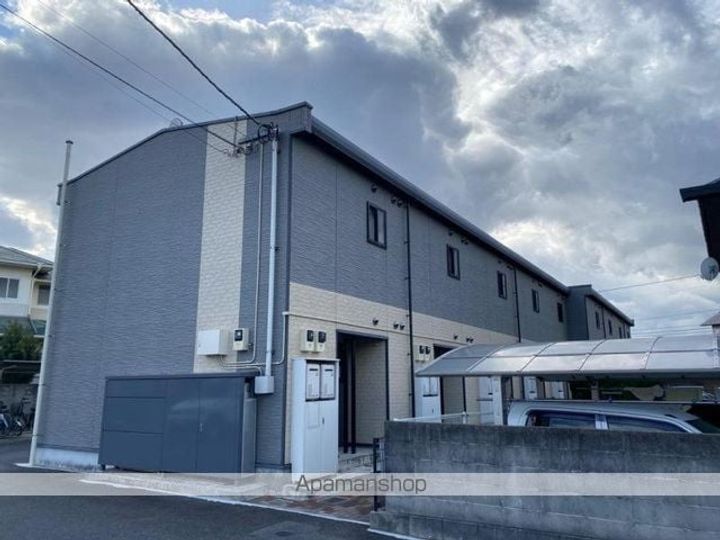 香川県高松市仏生山町甲の賃貸アパートの外観