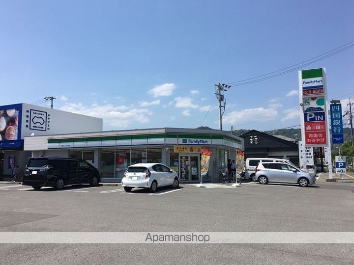 コーポエルフの周辺