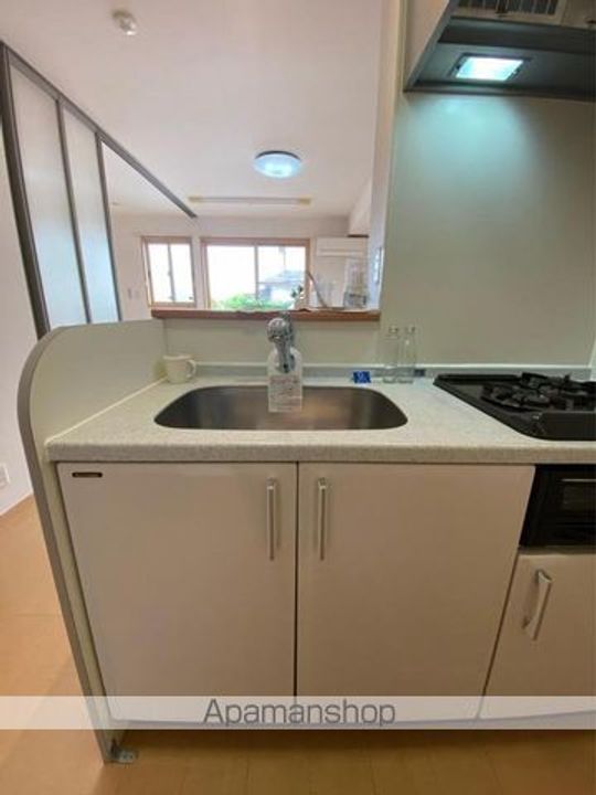 香川県高松市松縄町の賃貸アパートの内装