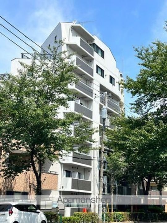 東京都中野区松が丘2丁目の賃貸マンションの外観