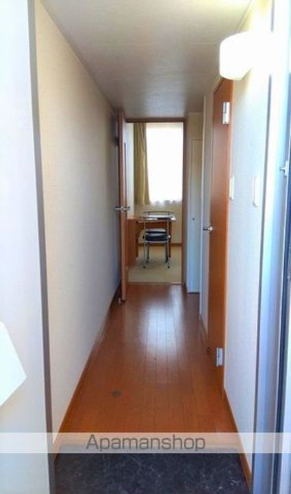 レオパレス三郷中央 吉の玄関
