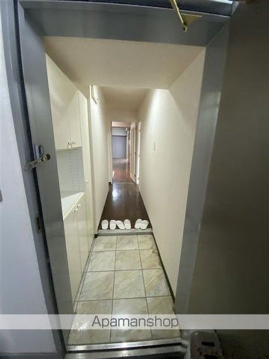 香川県高松市観光通1丁目の賃貸マンションの玄関