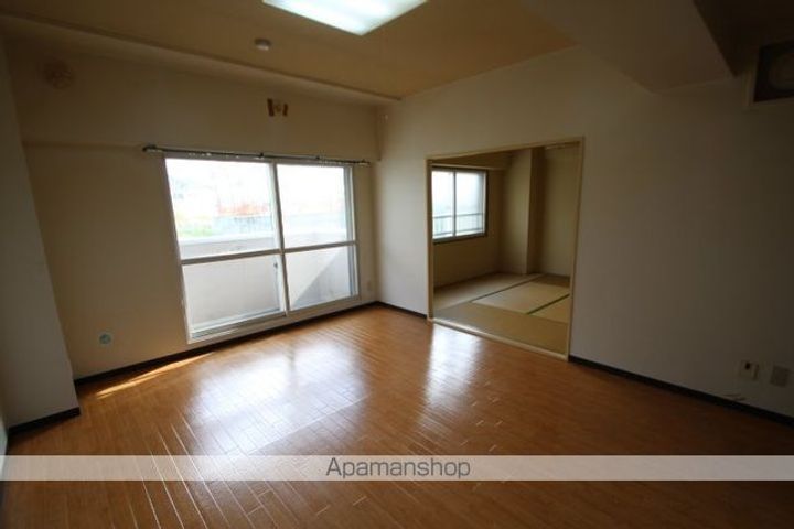 ダイアナ南幌ヒルズ壱番館301の居間