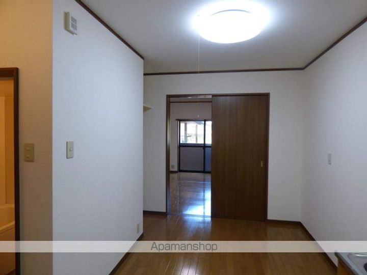 桐の木ハイツの居間