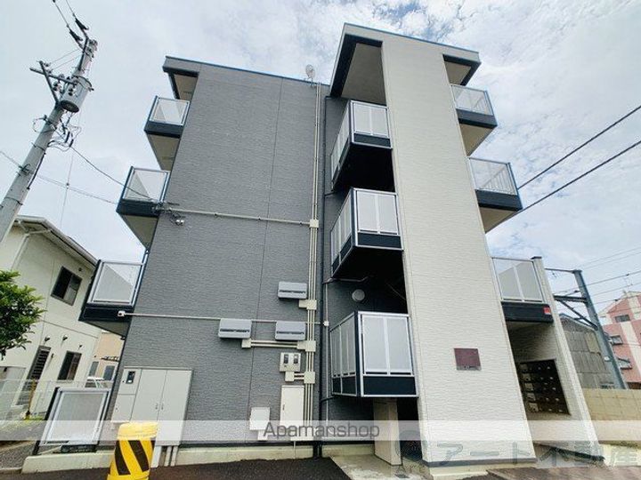 レオパレス松山保免205の外観