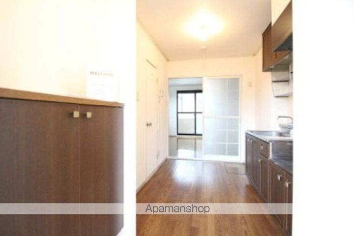 メゾンユースの玄関