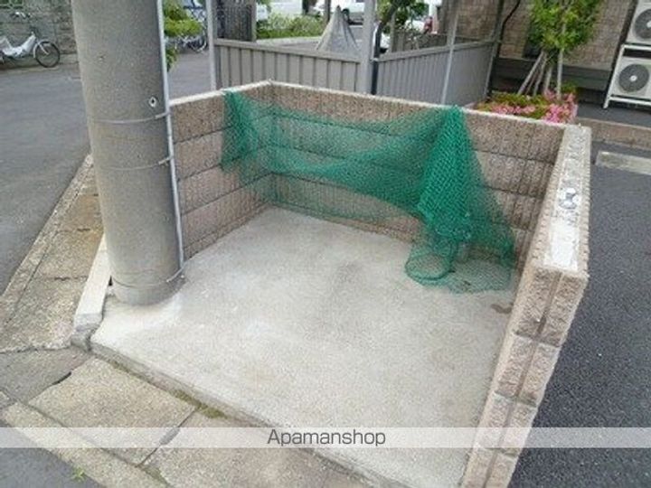 クロスクローバーⅡの外観