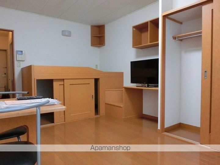 レオパレス櫻花の居間