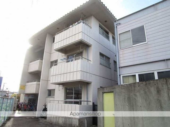 ルミナス明神町(旧岡正マンション)の外観